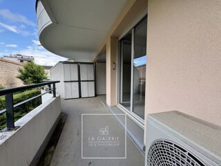  Appartement à louer 4 pièces 96 m²