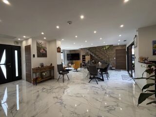  Maison � vendre 5 pi�ces 195 m�