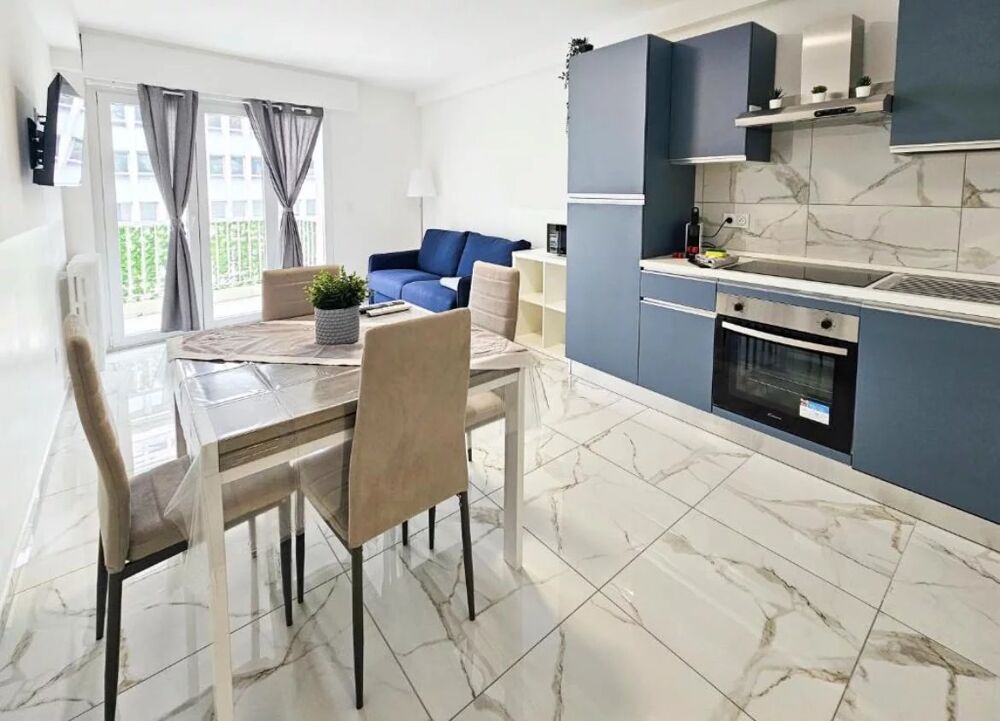 Location Appartement Magnifique 4 pièces avec deux salles d'eau situé à deux pas de l Nice
