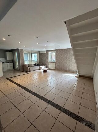 Location Appartement À louer – Superbe duplex T7 de 180 m² – Villeurbanne Gratte-Ciel Villeurbanne