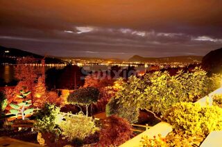  Villa  vendre 6 pices 300 m