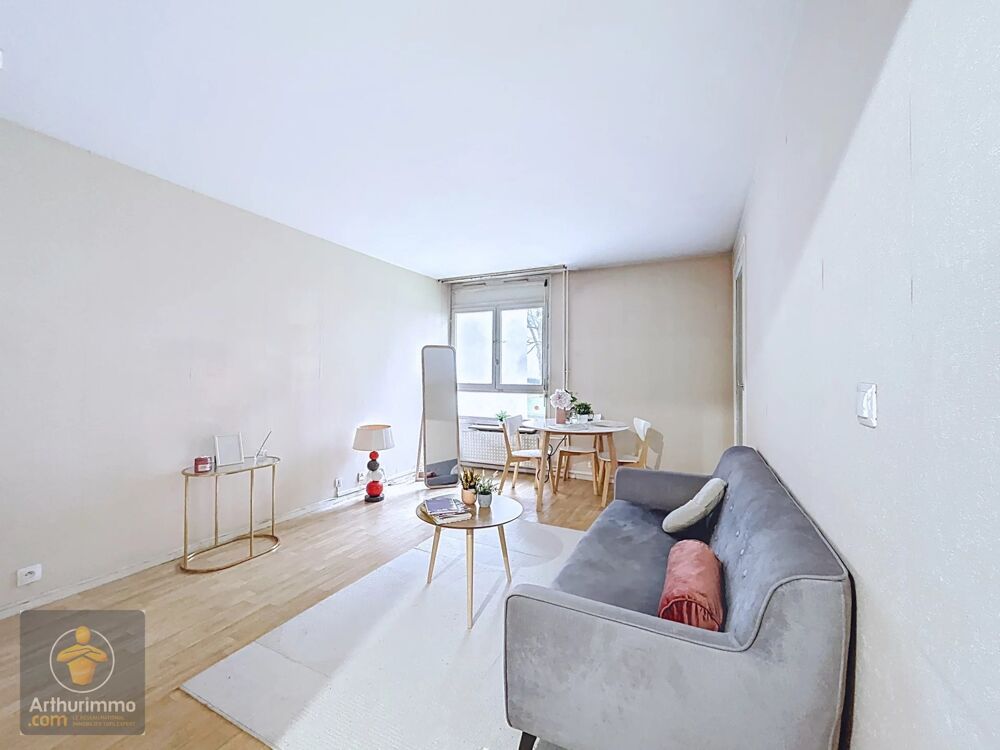 Appartement 3 Pièces avec Parking et Loggia