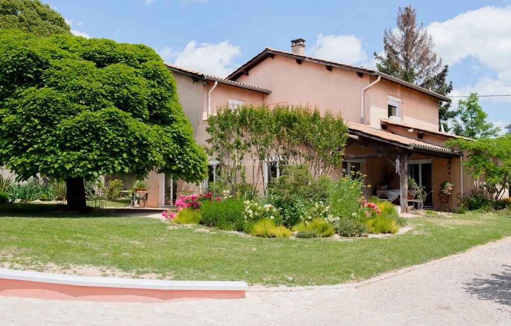 MAISON FAMIALLE A NEYRON LE HAUT -190 M²