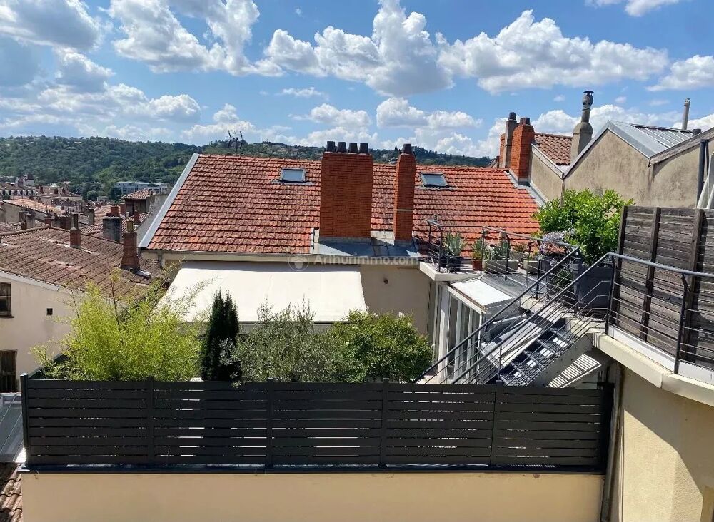 - Logement T2 meublé trés bon état au centre de Vienne
