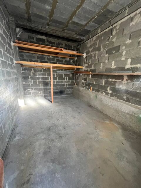  Parking / Garage  louer 1 pice 16 m
