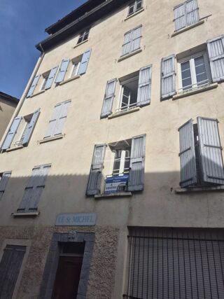  Immeuble  vendre 15 + pices 600 m
