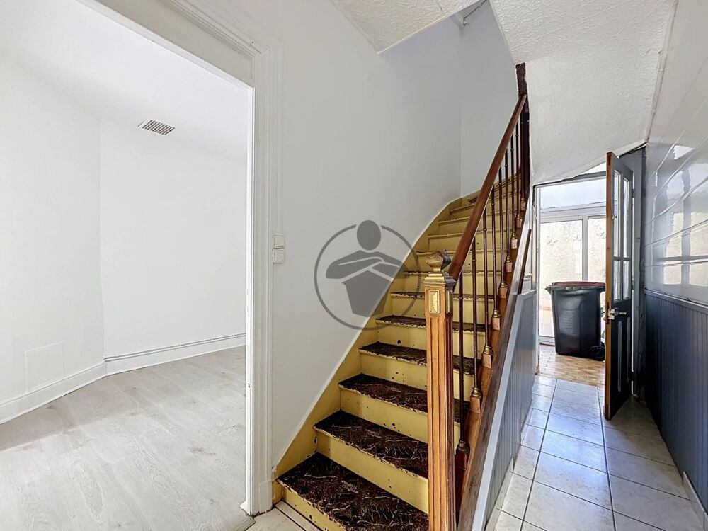 Vente Maison Maison de ville 2 chambres et cour Saint-quentin