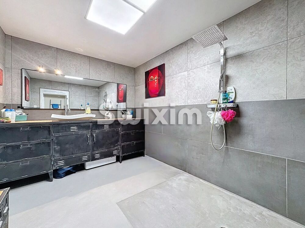 � vendre  Maison Valserh�ne (01200)