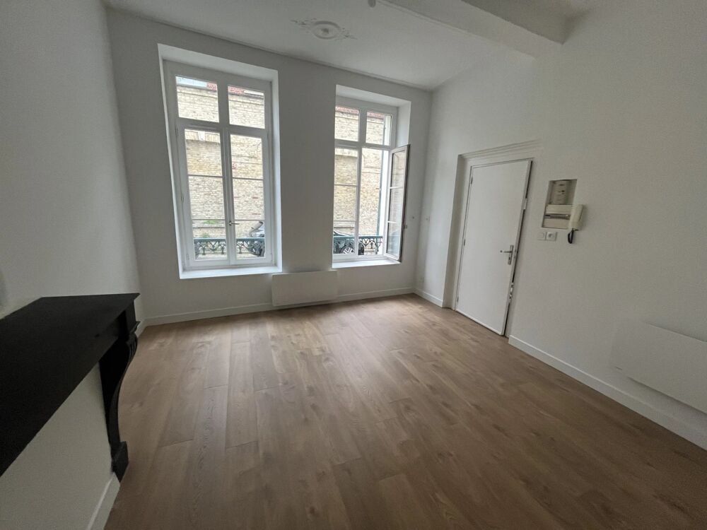 Location Appartement Studio rénové en centre ville Saint-omer