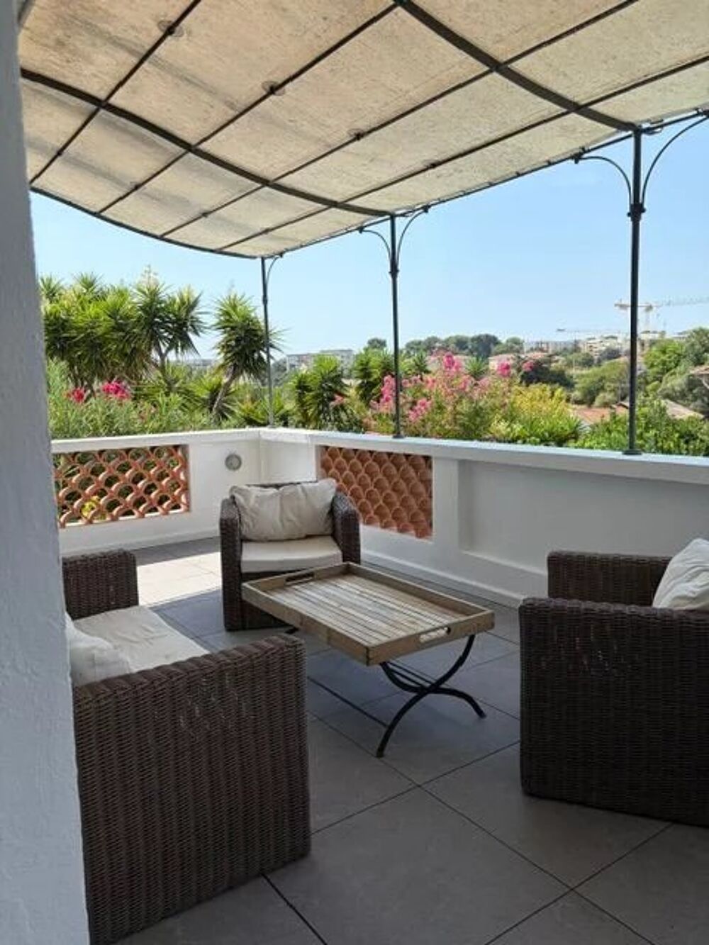 Location Appartement Trois pièces de 68m² avec deux terrasses et parking Antibes