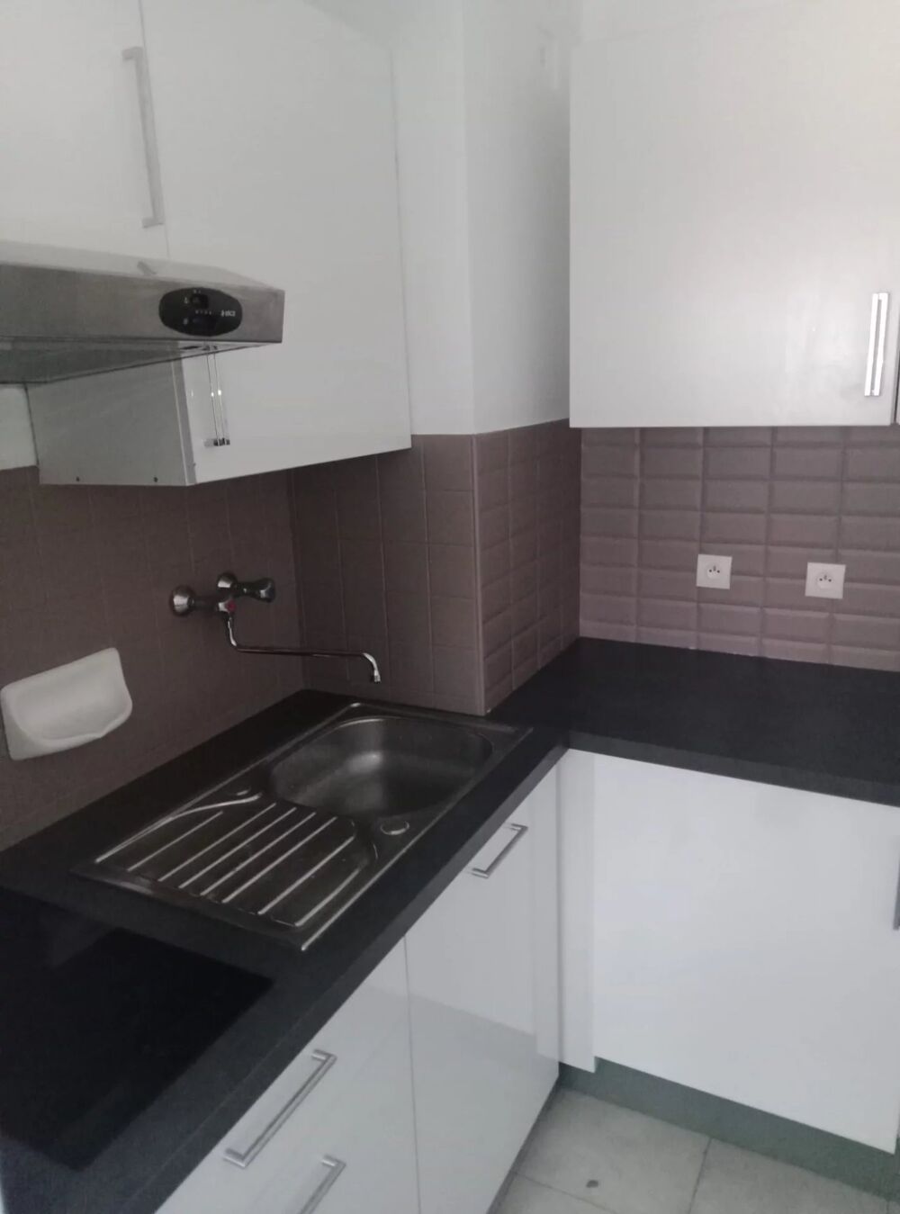 Location Appartement Charmant F1 de 30m² sur Saint Laurent du Var Saint-laurent-du-var