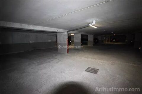  Parking / Garage � louer 