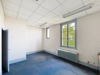  Immeuble à vendre 15 + pièces 584 m²