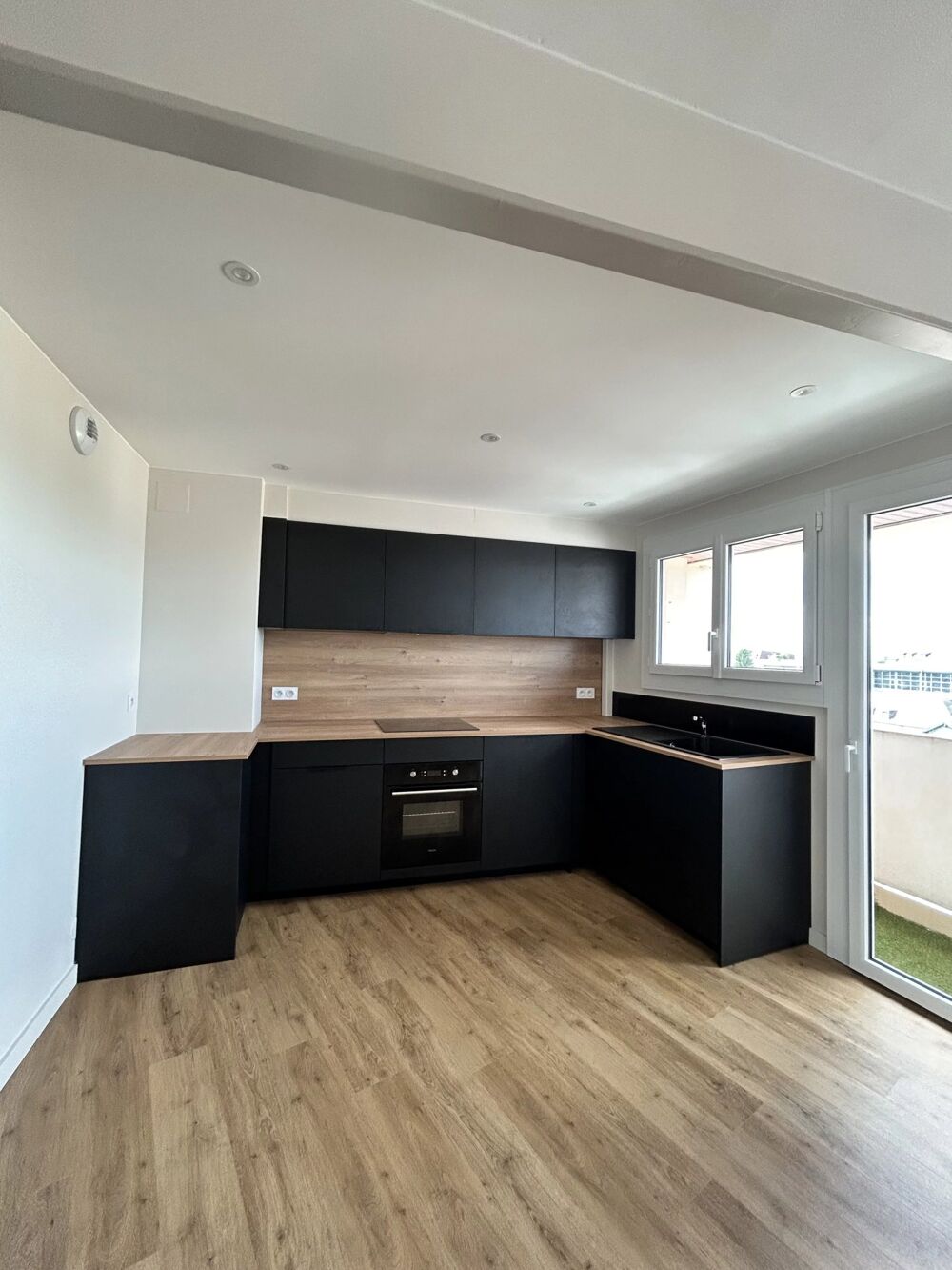 Vente Appartement SUPERBE T3 ENTIÈREMENT REFAIT À NEUF AVEC ASCENSEUR, BALCON & VU Tarbes