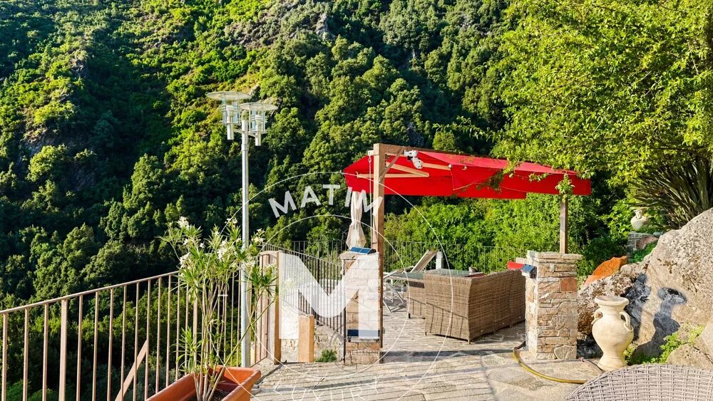 Hôtel particulier d'exception au coeur de la Corse  Un havre de