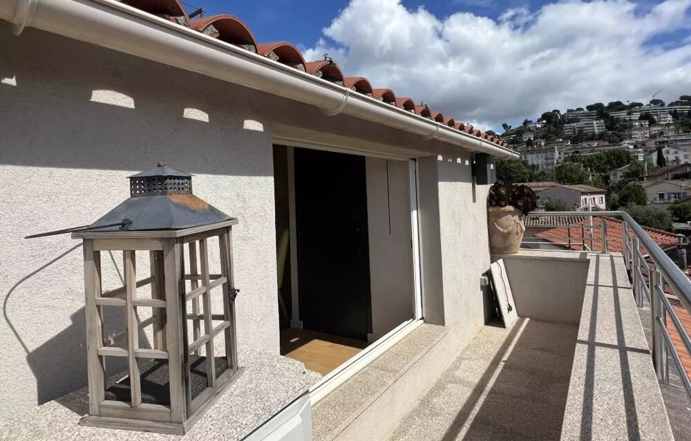 Maison de ville de 75m² avec balcon vue mer entièrement rénovée