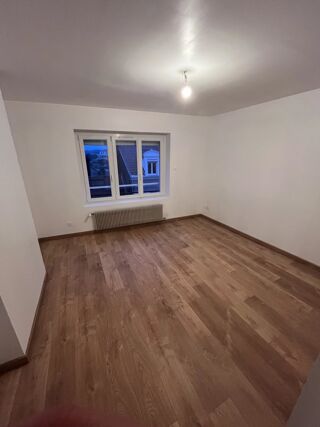  Appartement à louer 5 pièces 109 m²