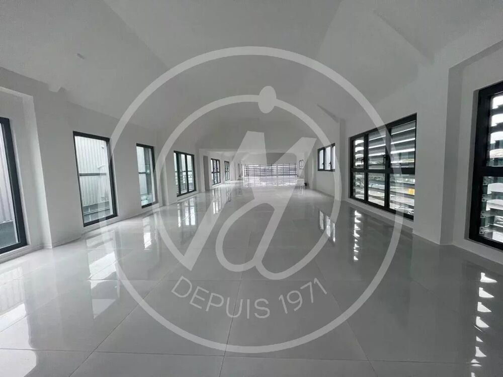   A louer bureau lumineux de 76m2 à JARRY- (étage) 1596 euros/mois 