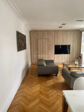  Appartement à louer 4 pièces 109 m²