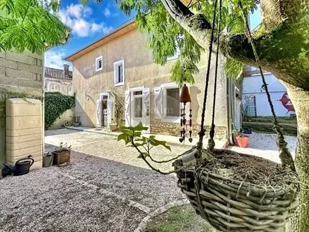 Vente Maison Ravissante Villageoise, atelier, jardin Monléon-magnoac