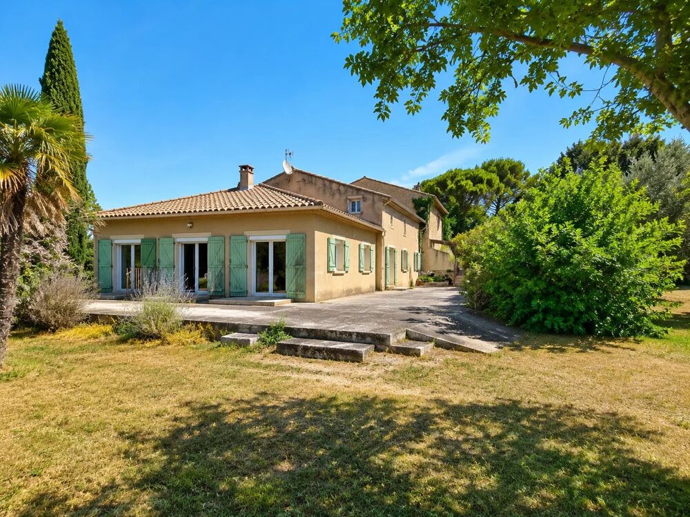 PERNES-LES-FONTAINES  PROPRIÉTÉ DE CARACTÈRE AVEC DEUX HABITATI