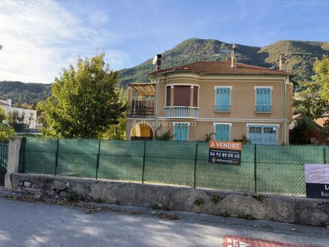   Maison de 176m² à  St André Les Alpes Maison - 7 pièce(s) - 160 m²