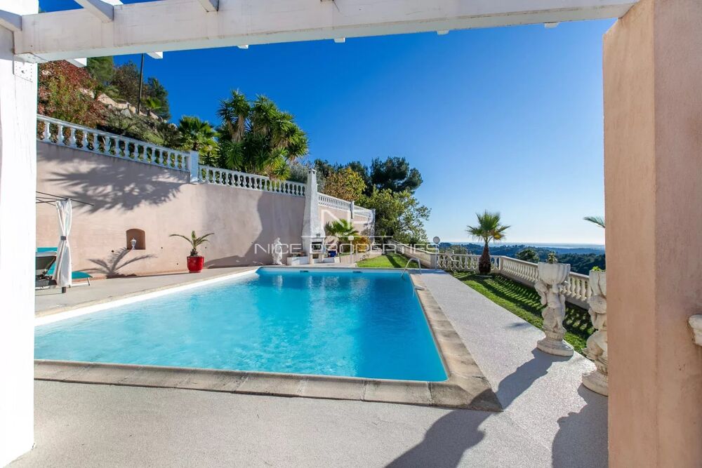 Aspremont, belle maison de 7 pièces 260 m² au calme avec piscine