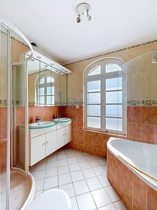  Maison à vendre 8 pièces 268 m²