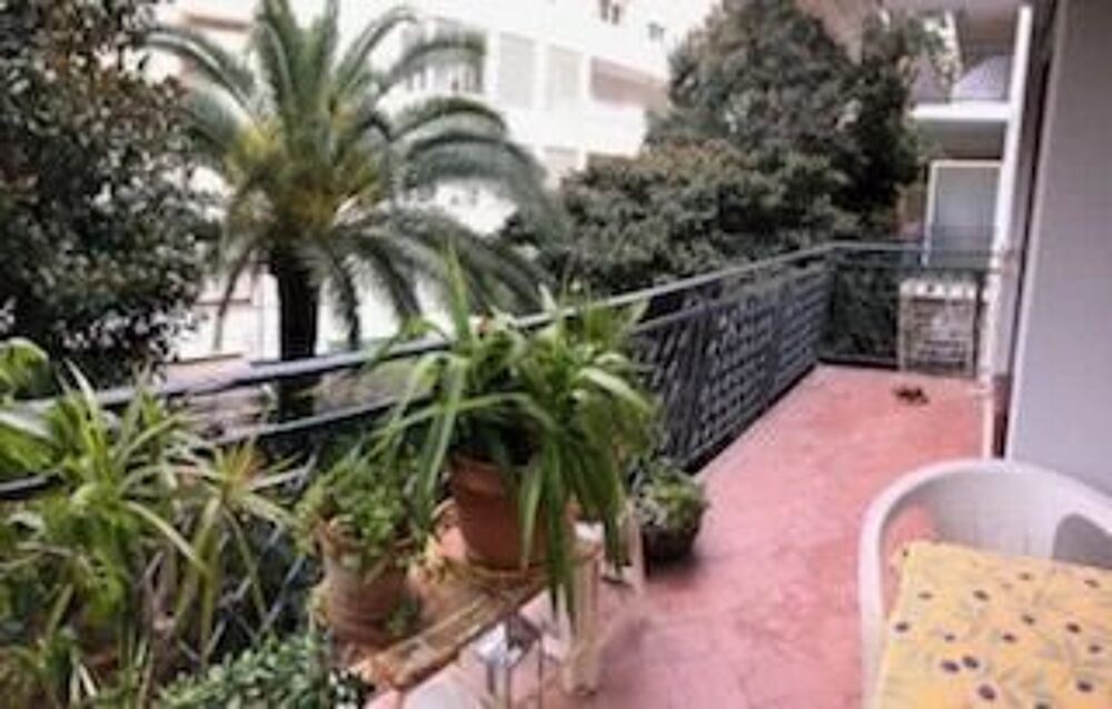 CANNES - CHAMBRE MEUBLE AVEC SALLE DE BAIN PRIVATIVE