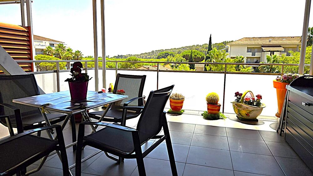Bel appartement contemporain au Lavandou