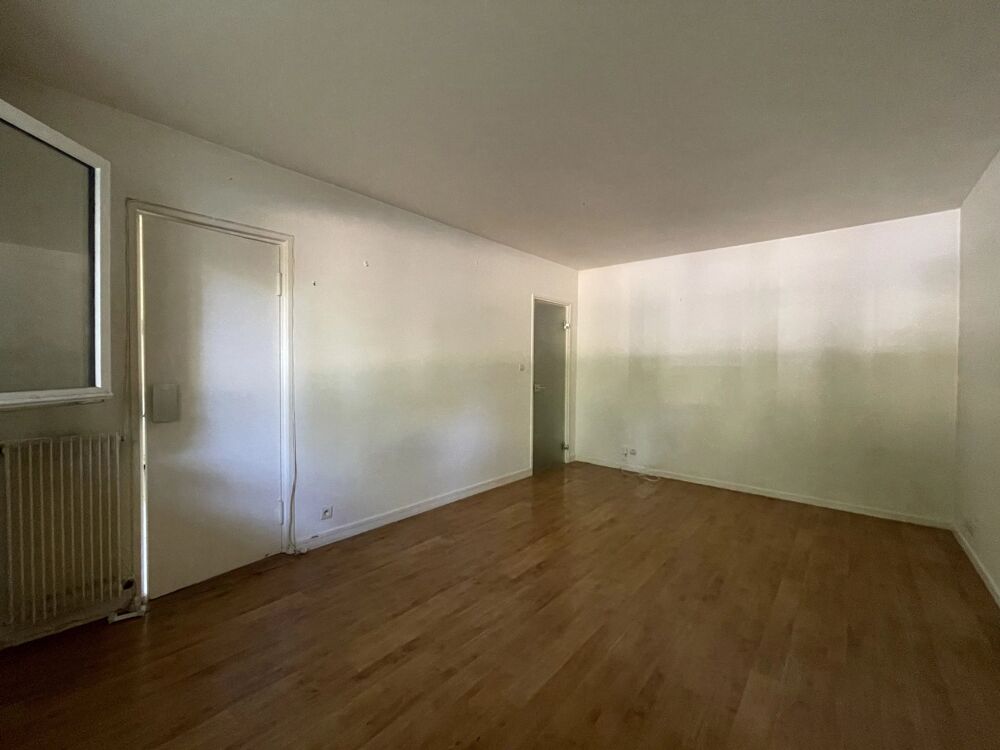 Vente Appartement GRAND STUDIO DANS UN BEL ENVIRONNEMENT - PARKING Chatou