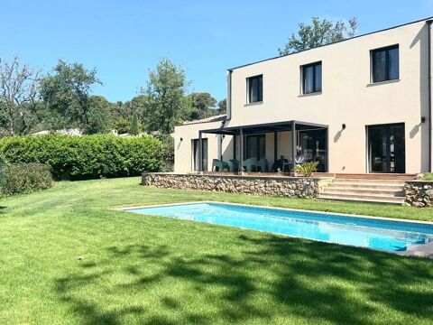   Maison de quatre pièces de 167m² avec plusieurs places de parkin Maison - 4 pièce(s) - 167 m²