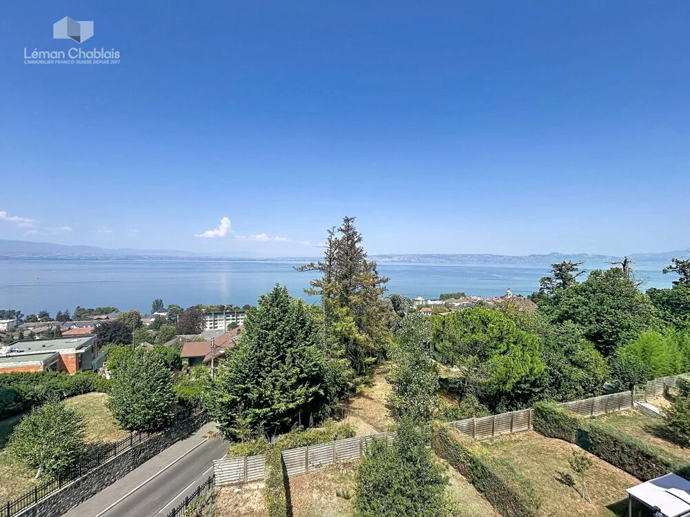 EVIAN-LES-BAINS. T4 en attique