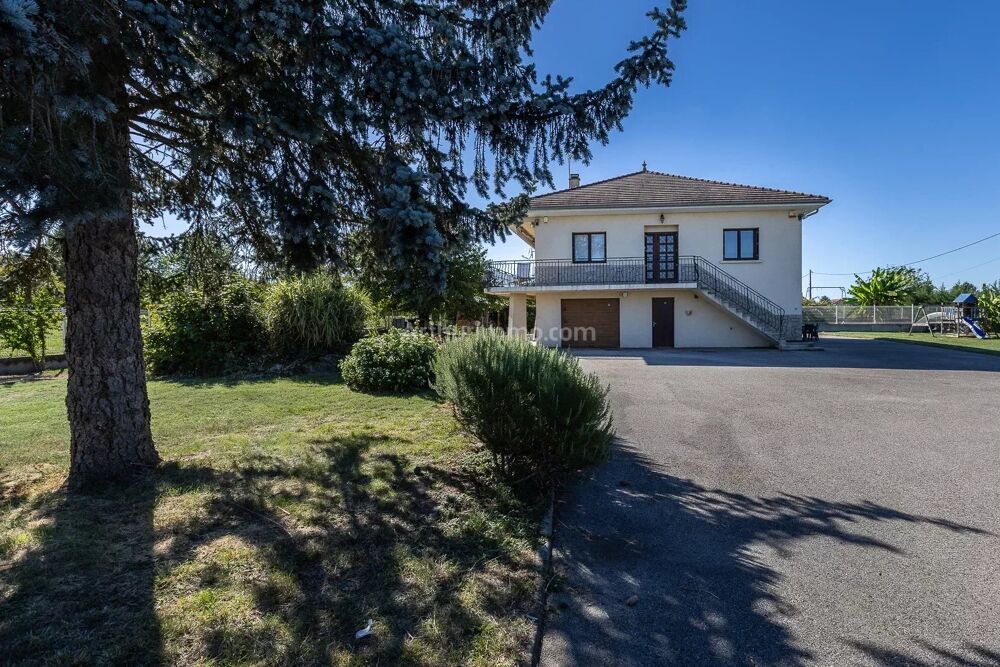 Maison sur sous sol studio indépendant et piscine