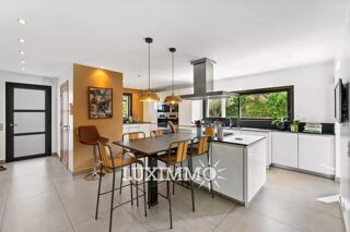  Maison � vendre 10 pi�ces 200 m�