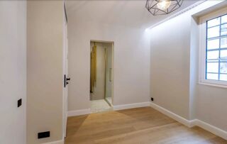 Vente Appartement NICE VIEUX NICE/ Coulée Verte , Superbe T3 rénové de 70m2 Nice