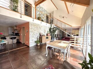  Maison � vendre 8 pi�ces 234 m�