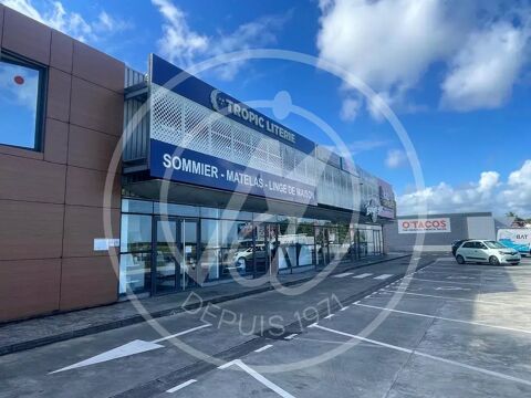 A louer 80 m2  Local am&eacute;nag&eacute; en bureau &agrave; DOTHEMARE 2208 97122 Baie-mahault