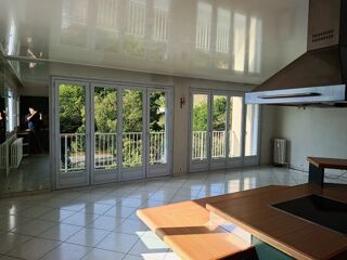  Appartement à louer 4 pièces 98 m²
