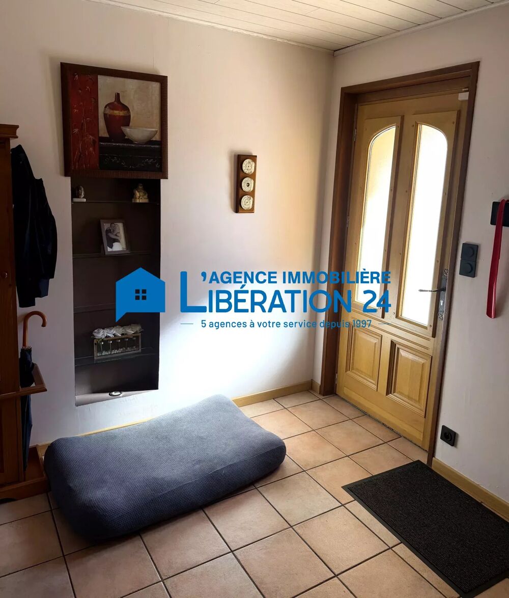 Maison familiale de 198 m2 au calme avec beau terrain plat  Se