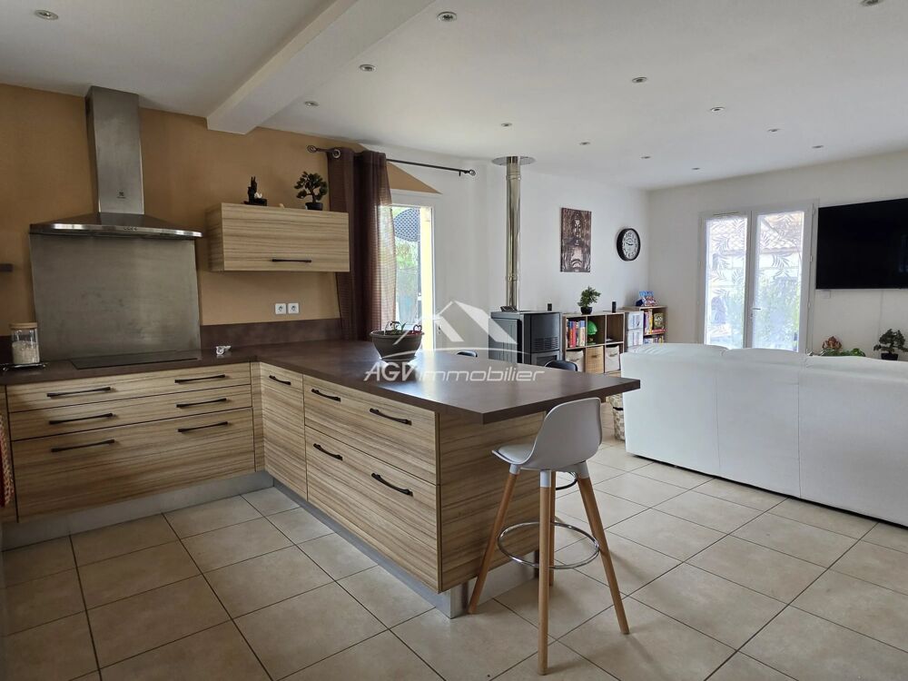 Vente Maison Maison individuelle, proche commodités, 4 chambres Saint-privat-des-vieux