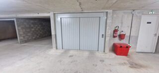  Parking / Garage à louer 13 m²