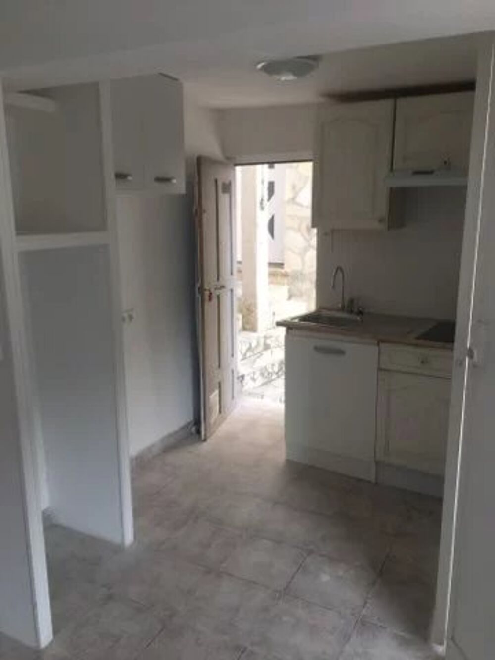Location Appartement Studio meublé de 25m² à la madeleine Nice