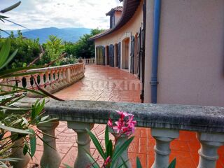  Villa � vendre 8 pi�ces 280 m�