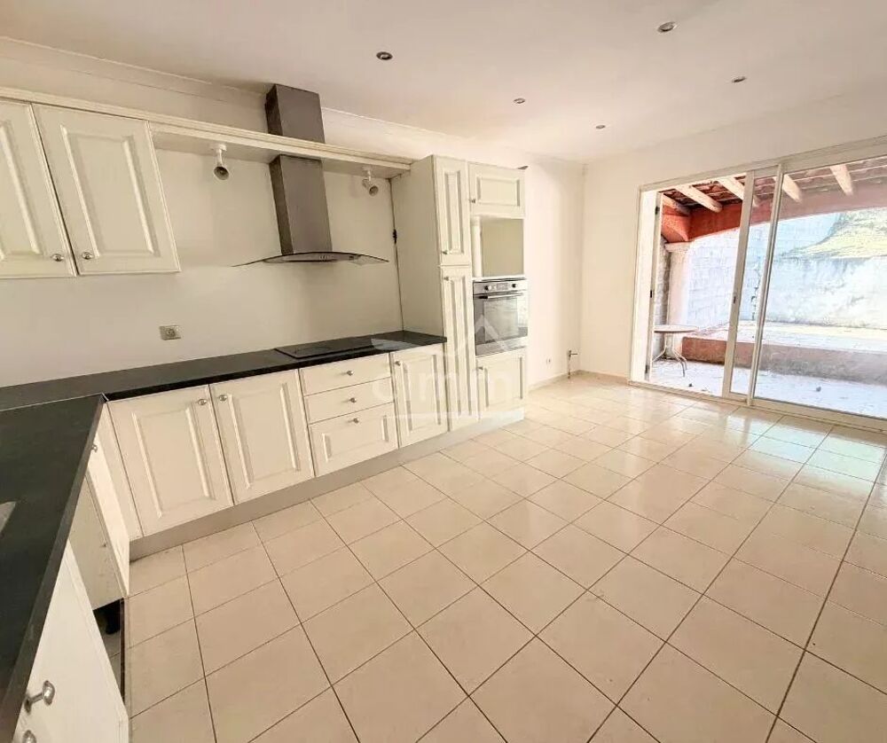 Maison T5 sur 1030 m² de jardin