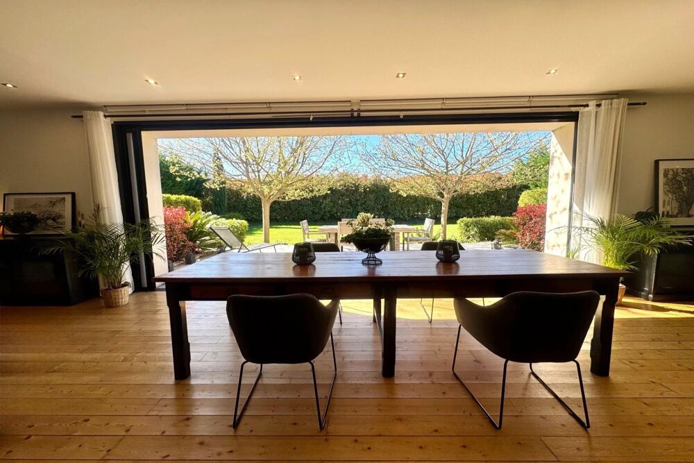 Produit rare à Carcès  maison contemporaine avec beaucoup de ch