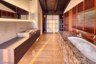  Villa à vendre 8 pièces 330 m²