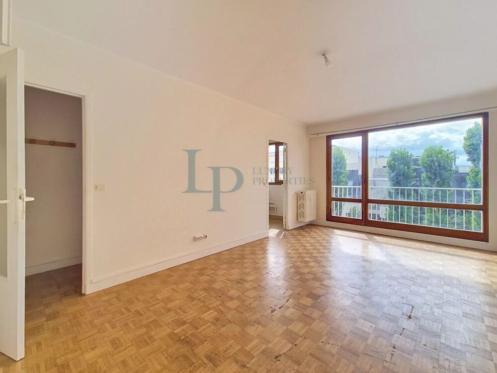 Vente Appartement Courbevoie - Studio de 32 m² avec balcon filant Sud-Est, à réinv Courbevoie