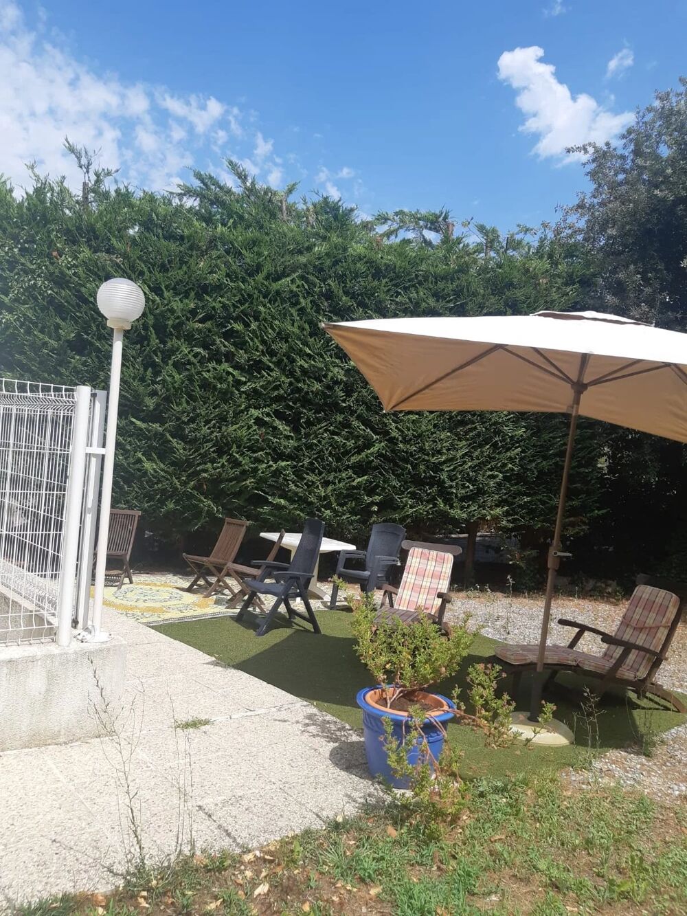 Deux pièces avec parking et piscine