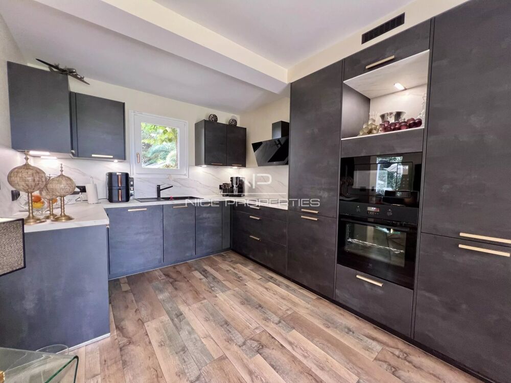 Vente Maison Charmante maison rénovée avec jardin, terrasse et piscine en rés Cannes